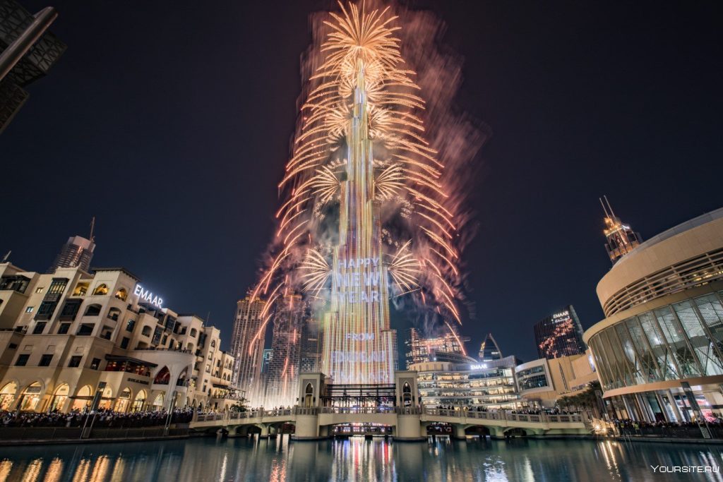 Новогодний фейерверк на Burj Khalifa в Дубае